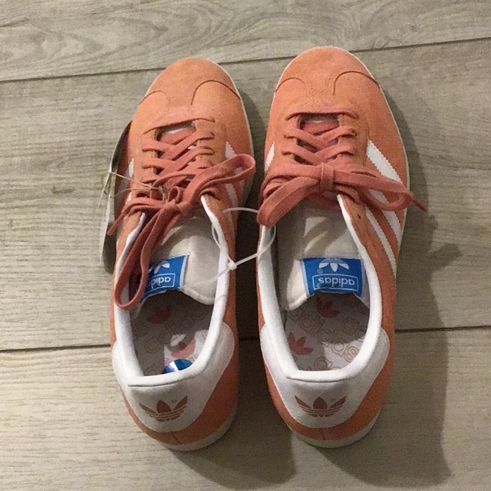 Adidas Gazelle Sneakers in Salmon and White - Picture 2 of 9